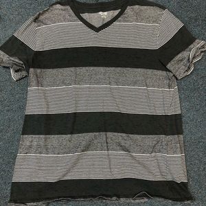 Men’s striped v neck t-shirt
